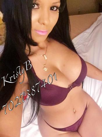 , 22  female escort, Long Beach