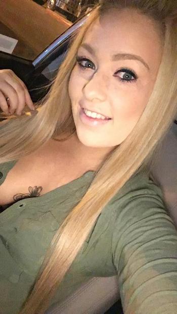 , 20  female escort, Long Beach