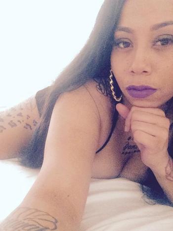 , 23  female escort, Long Beach
