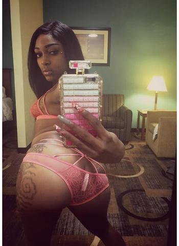 , 23  female escort, Long Beach