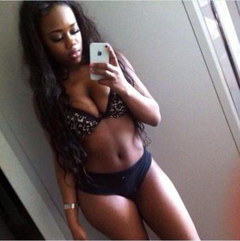 , 21  female escort, Long Beach