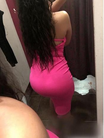 , 26  female escort, Long Beach