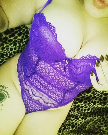 , 21  female escort, Long Beach