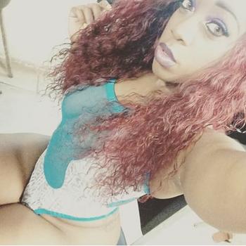 , 21  female escort, Long Beach