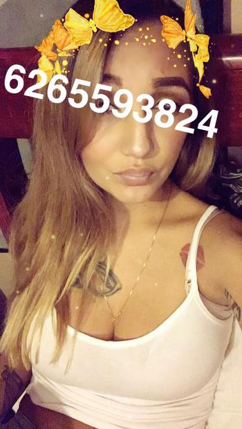 , 21  female escort, Long Beach