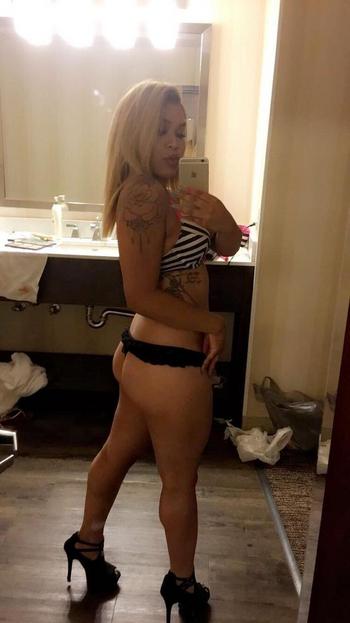 , 21  female escort, Long Beach