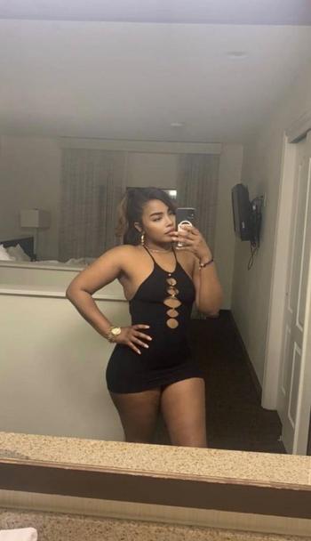 Niya, 24  female escort, Long Beach