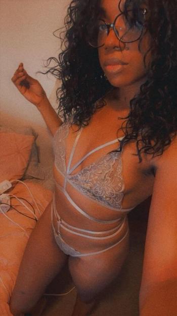 Rozay, 29  female escort, Long Beach
