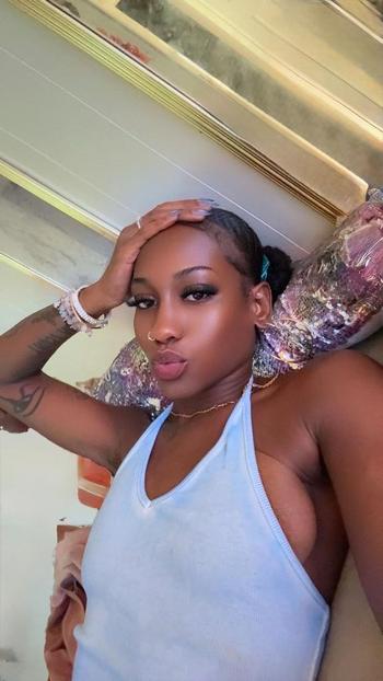 Milan , 26  female escort, Long Beach