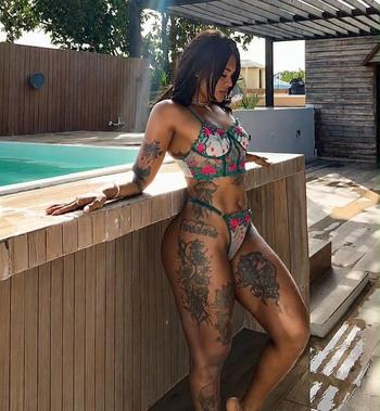 Mia, 28  female escort, Long Beach