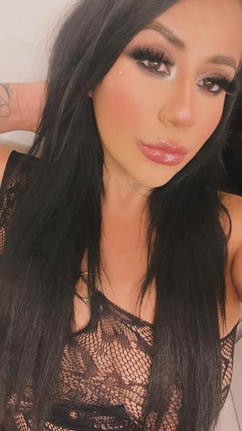 P r e t t y , 25  female escort, Long Beach