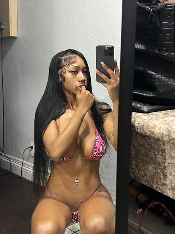 Secret, 22  female escort, Long Beach
