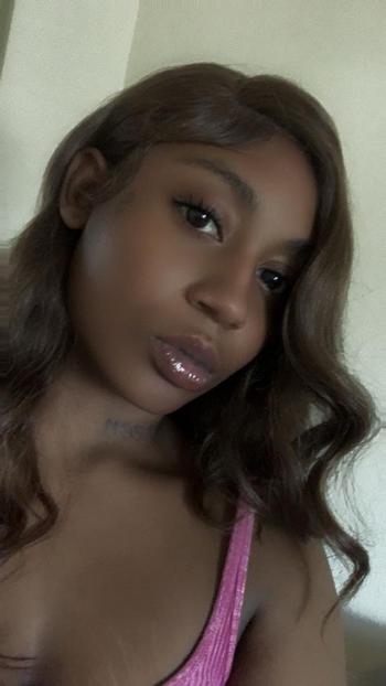Lay, 23  female escort, Long Beach