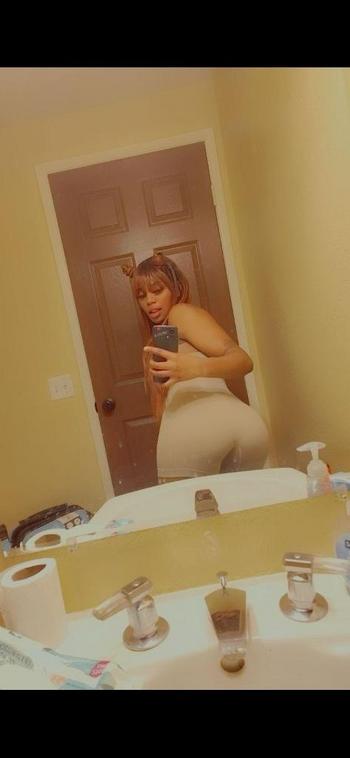 Fendi, 26  female escort, Long Beach