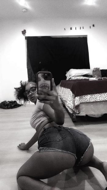 POOH BABY , 24  female escort, Long Beach
